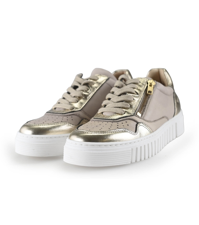 AQA Sneaker