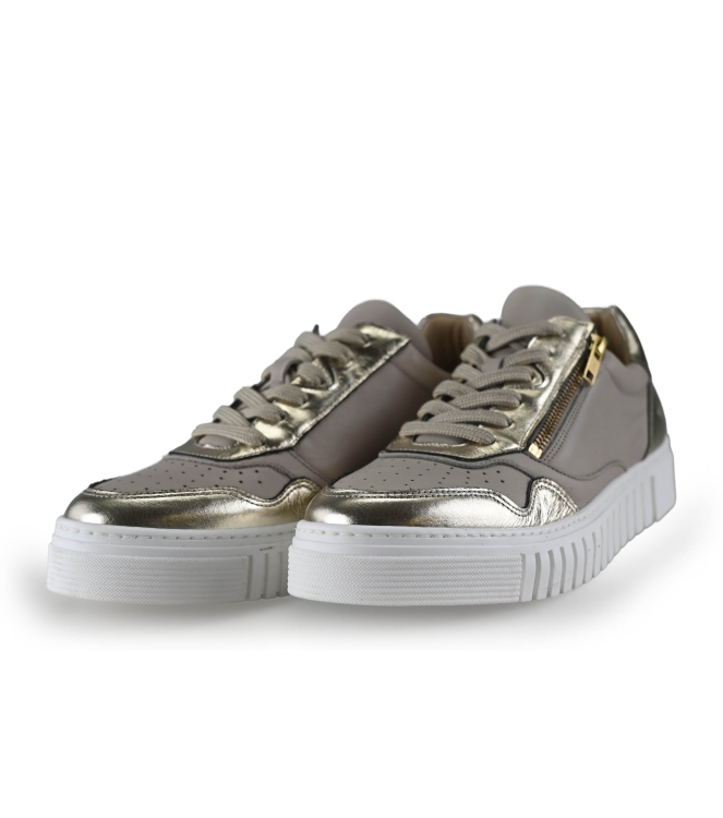 AQA Sneaker