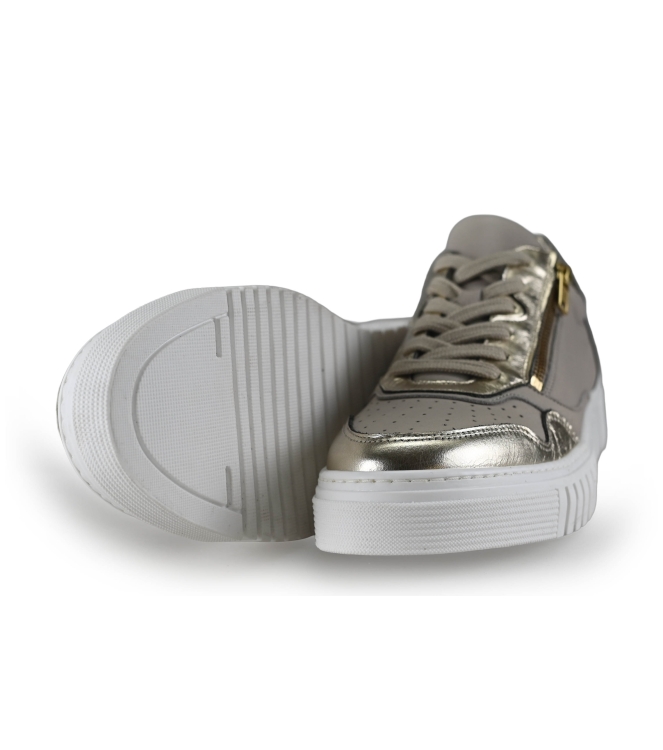 AQA Sneaker