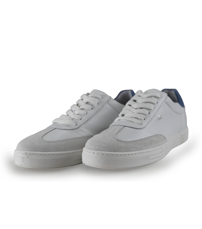 AQA Sneaker