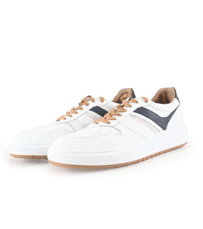 Victoria Sneaker