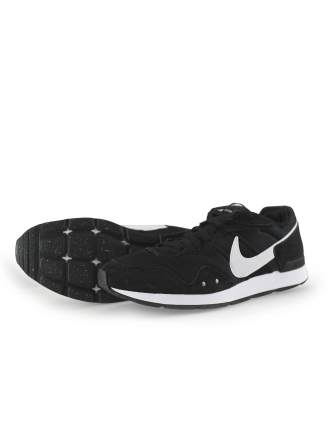 Nike Sneaker