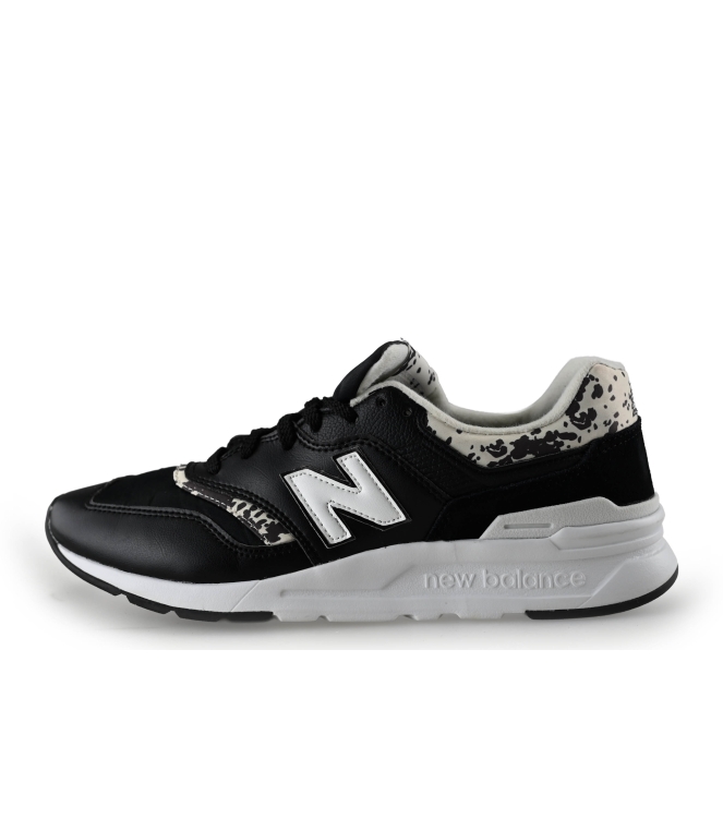 New Balance Sneaker