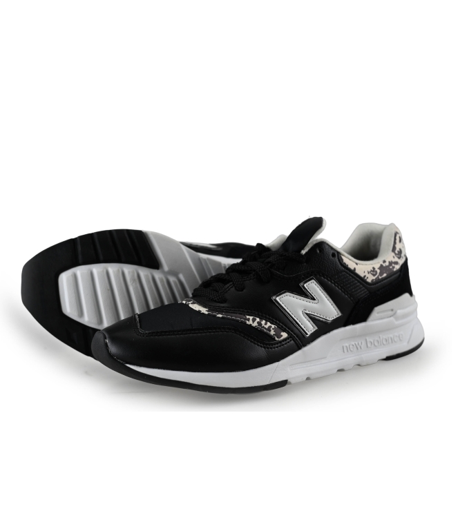 New Balance Sneaker