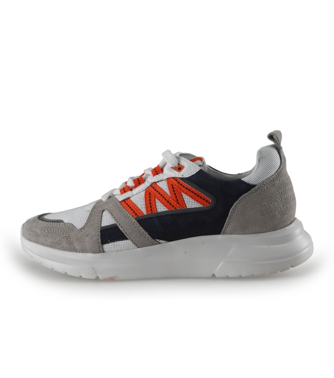 Invinci Sneaker
