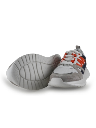 Invinci Sneaker
