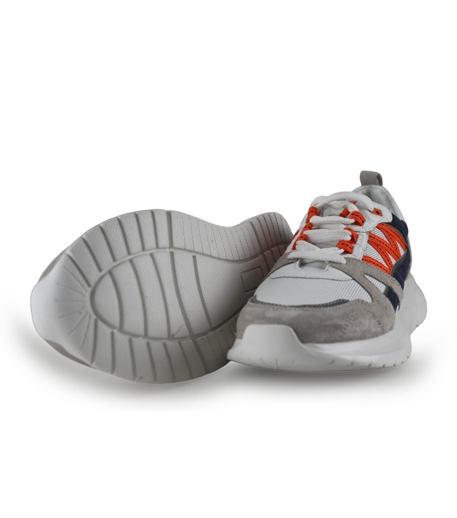 Invinci Sneaker