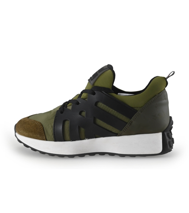 Red-Rag Sneaker