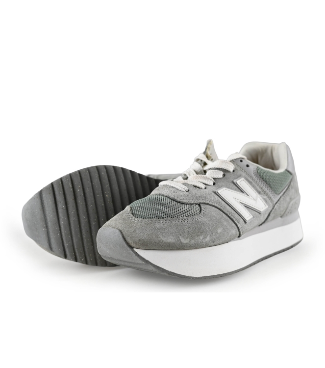 New Balance Sneaker