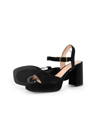 Unisa pumps