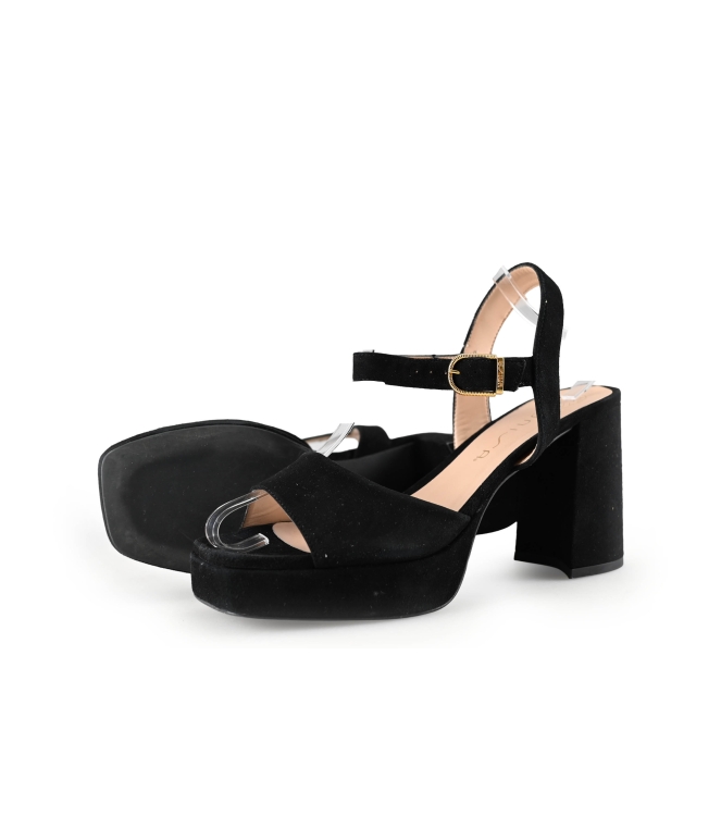Unisa pumps