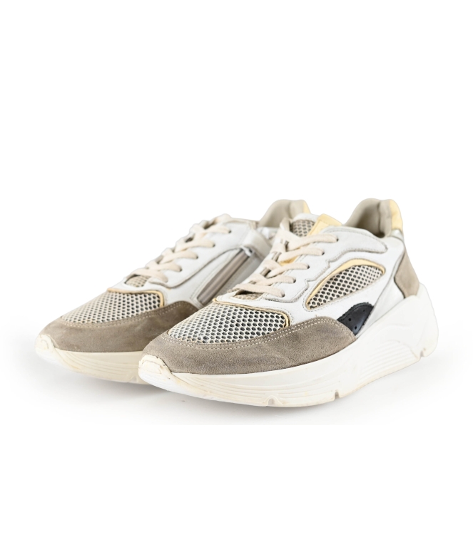 Giga Sneaker