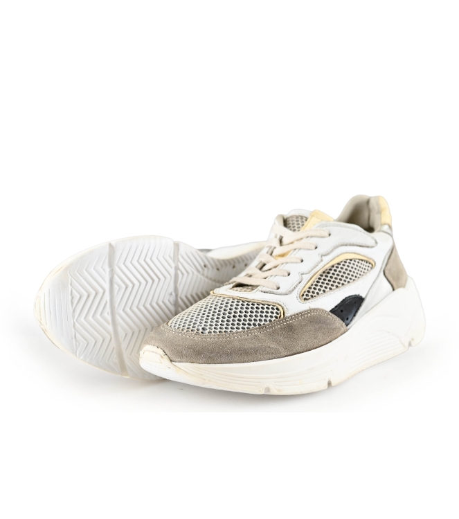Giga Sneaker