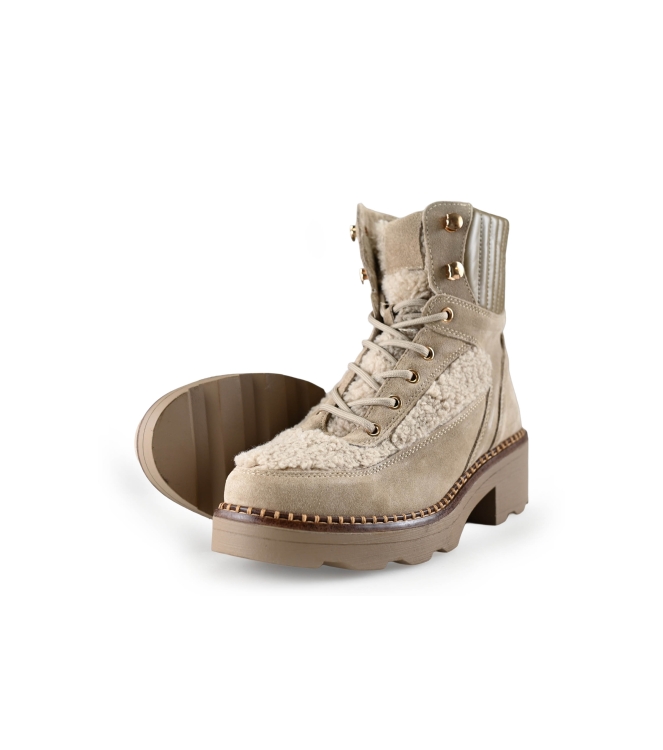 Signatur Schnürstiefel