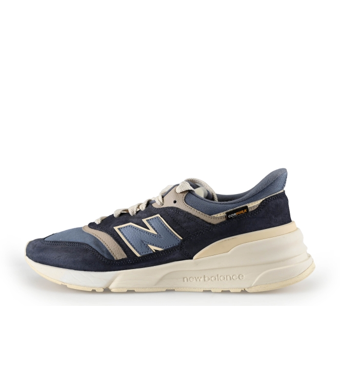 New Balance Sneaker