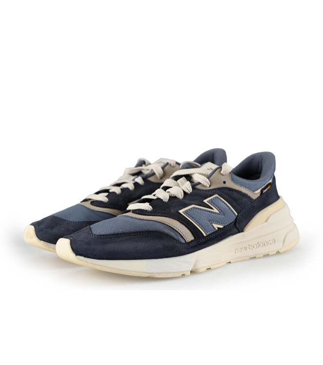 New Balance Sneaker
