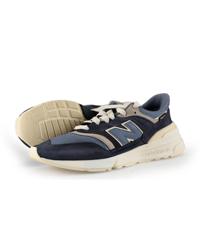 New Balance Sneaker
