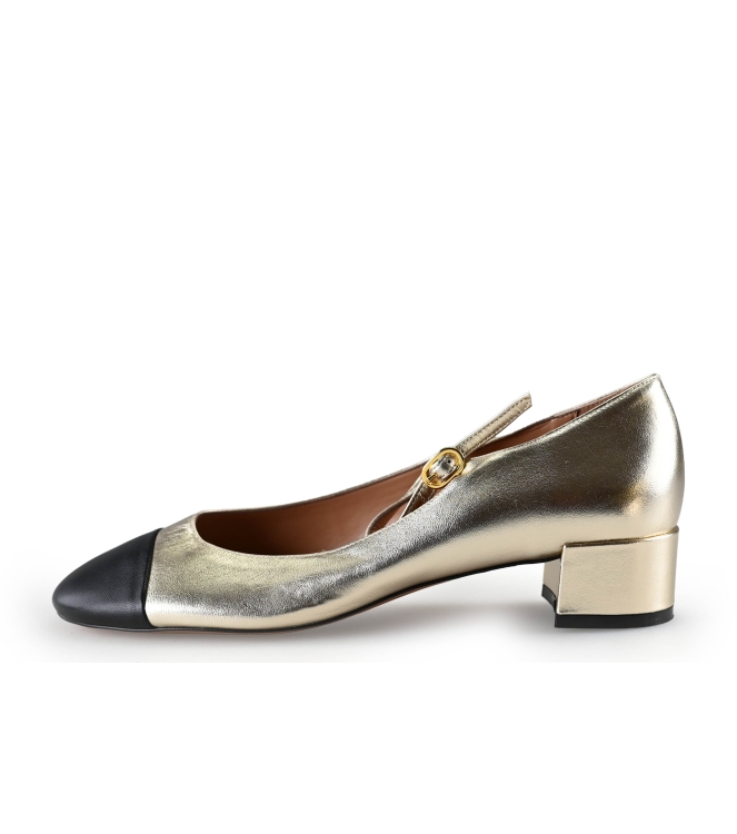 Les Autres pumps