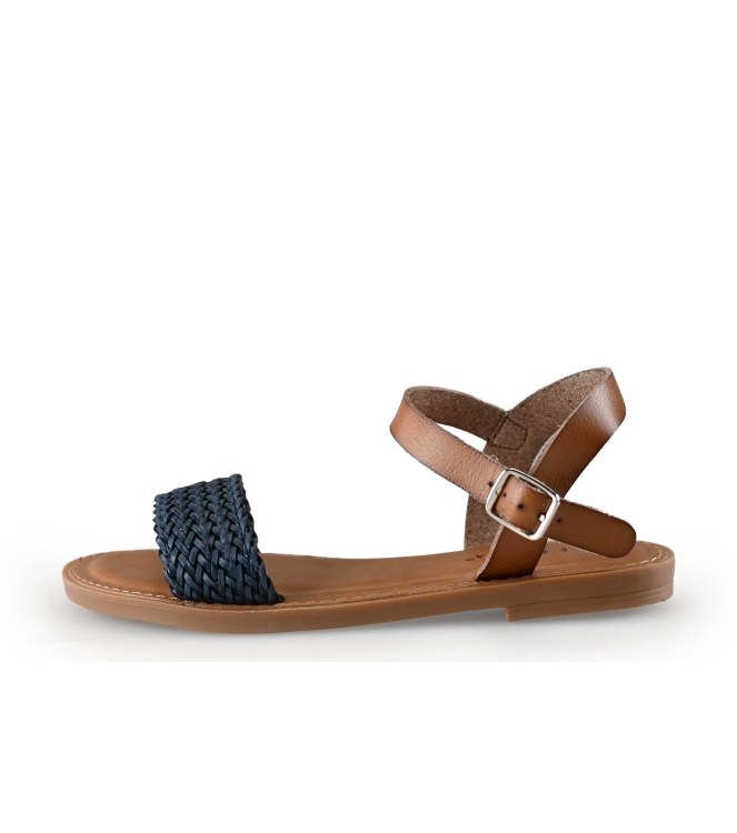 Hill. Sandalen