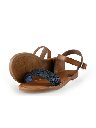 Hill. Sandalen