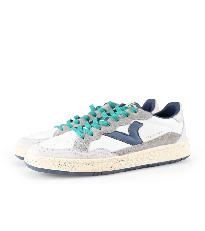 Victoria Sneaker