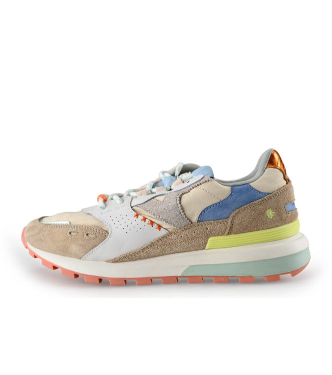 Victoria Sneaker