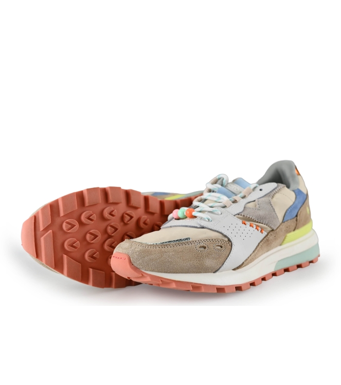 Victoria Sneaker