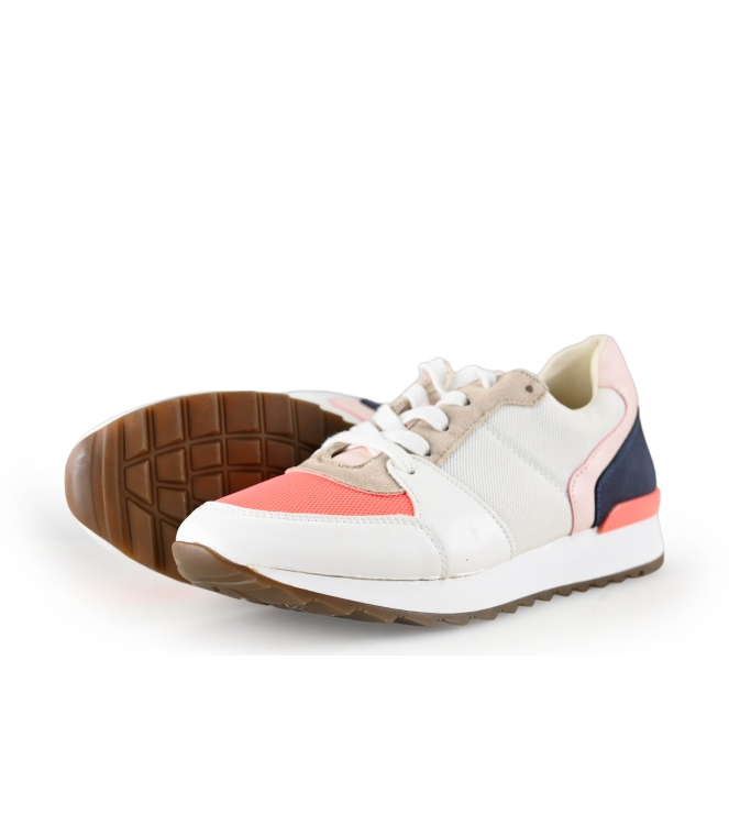 Vanessa Wu Sneaker