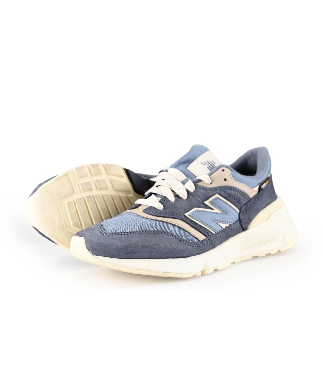New Balance Sneaker