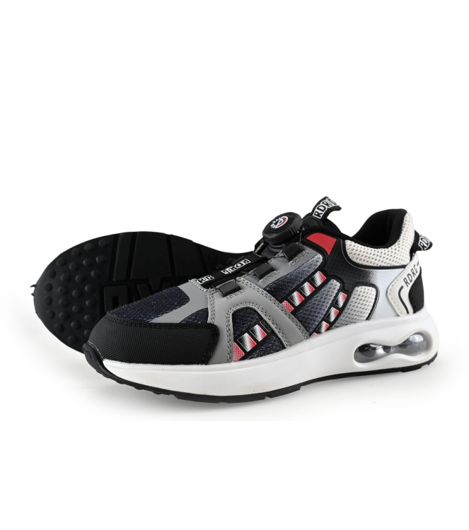 Red-Rag Sneaker