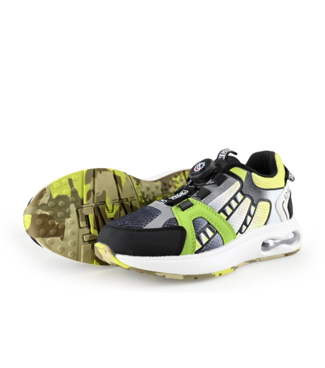 Red-Rag Sneaker