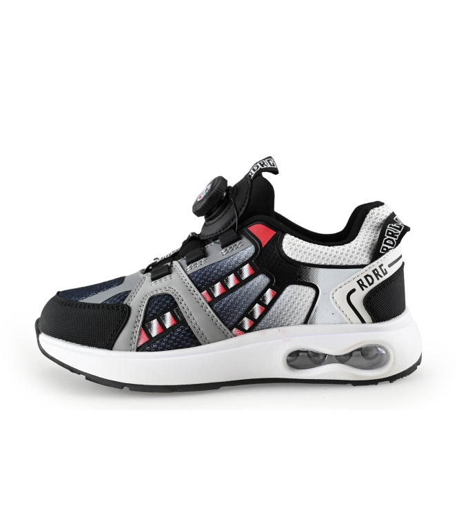 Red-Rag Sneaker