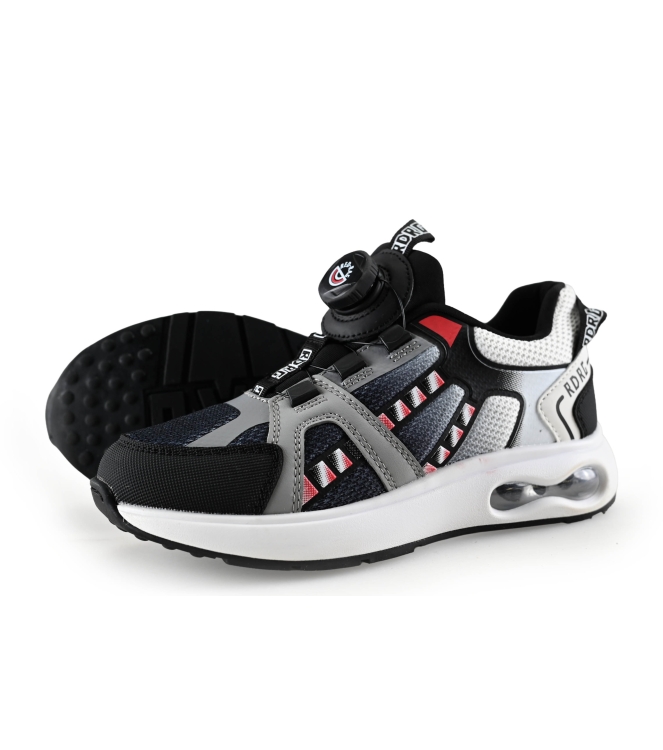 Red-Rag Sneaker