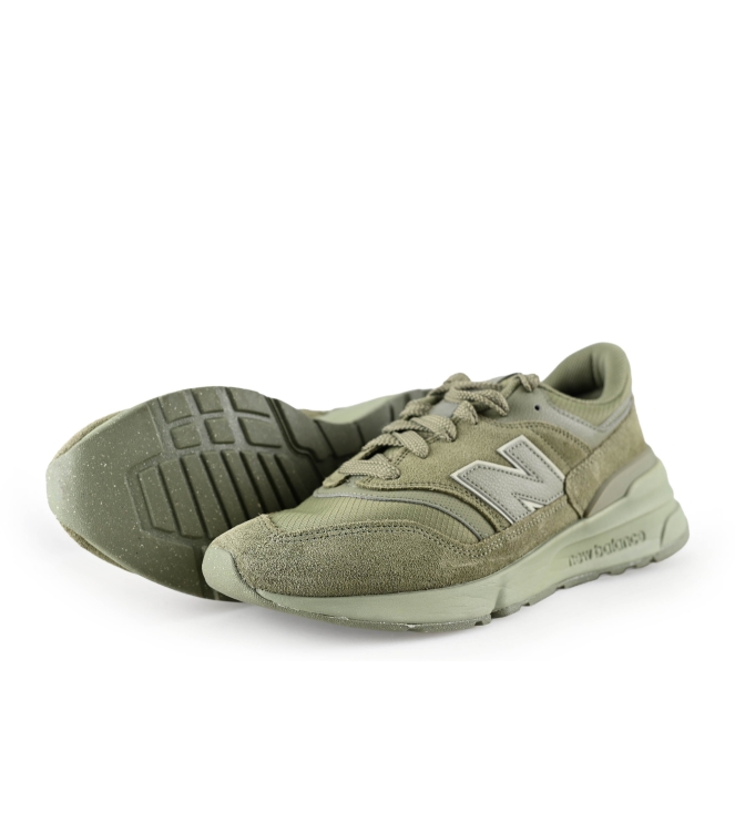 New Balance Sneaker