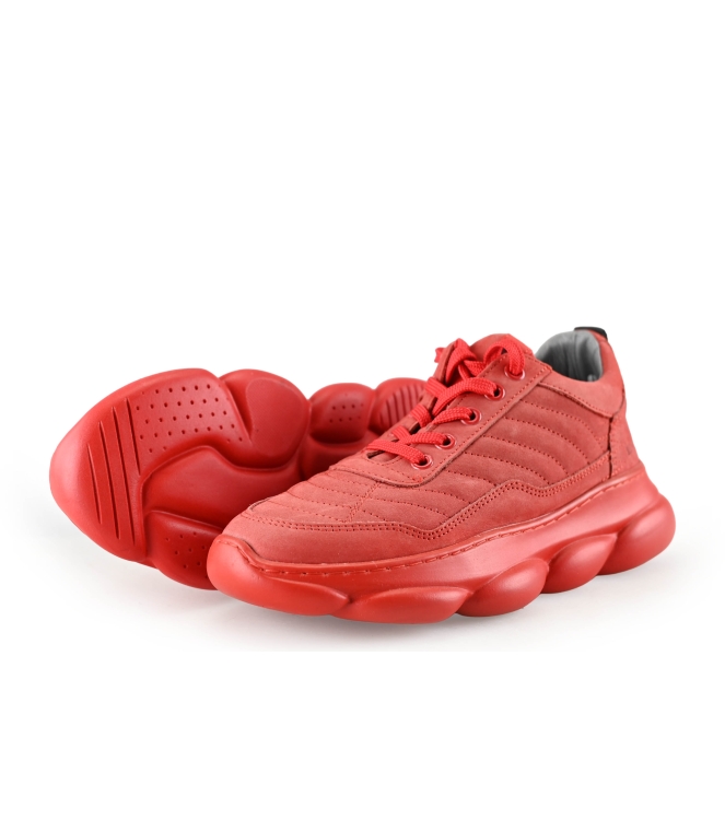 Red-Rag Sneaker