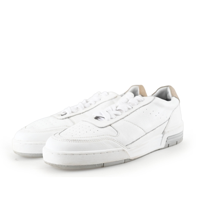 Victoria Sneaker