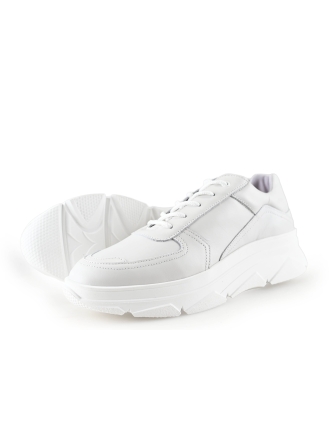 Bridge Footwear Sneaker
