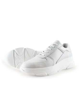 Bridge Footwear Sneaker
