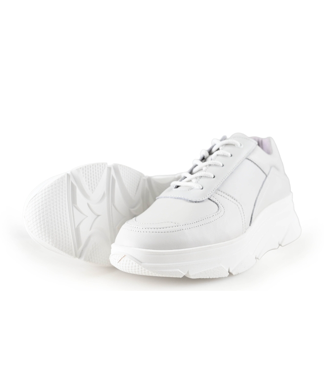 Bridge Footwear Sneaker