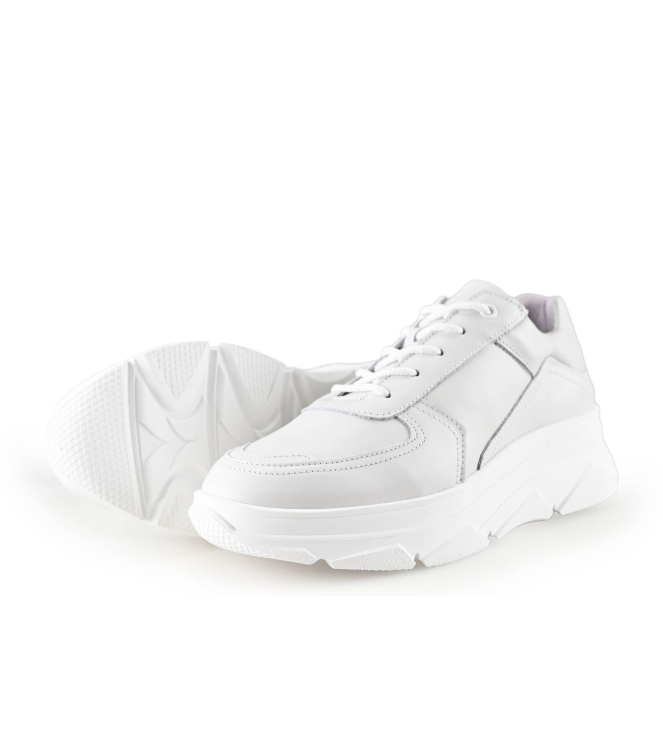 Bridge Footwear Sneaker