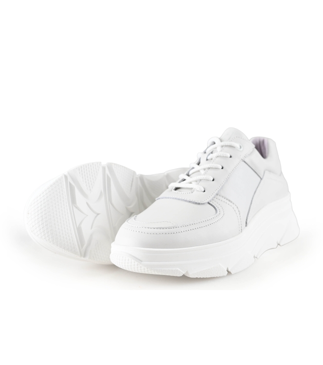 Bridge Footwear Sneaker