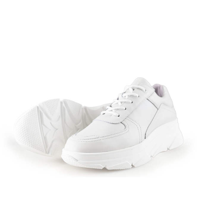 Bridge Footwear Sneaker