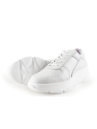 Bridge Footwear Sneaker