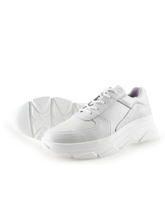Bridge Footwear Sneaker
