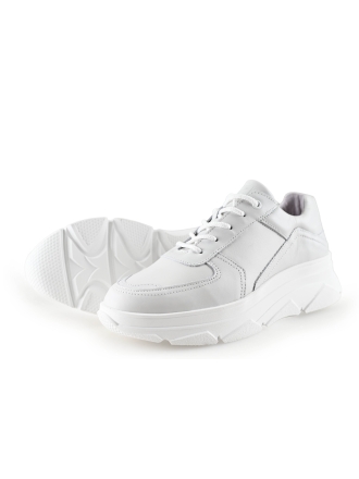 Bridge Footwear Sneaker