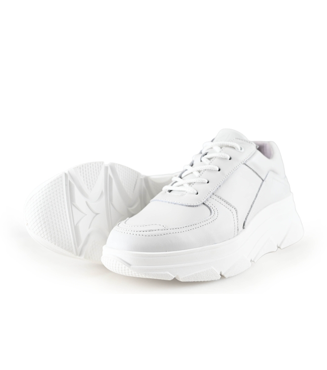 Bridge Footwear Sneaker