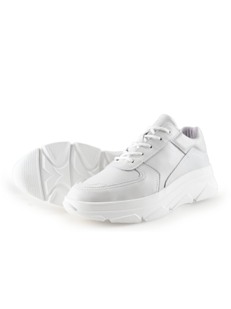 Bridge Footwear Sneaker