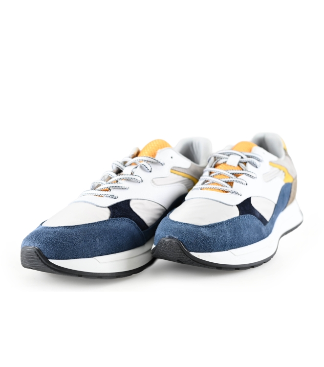 Vertice Sneaker