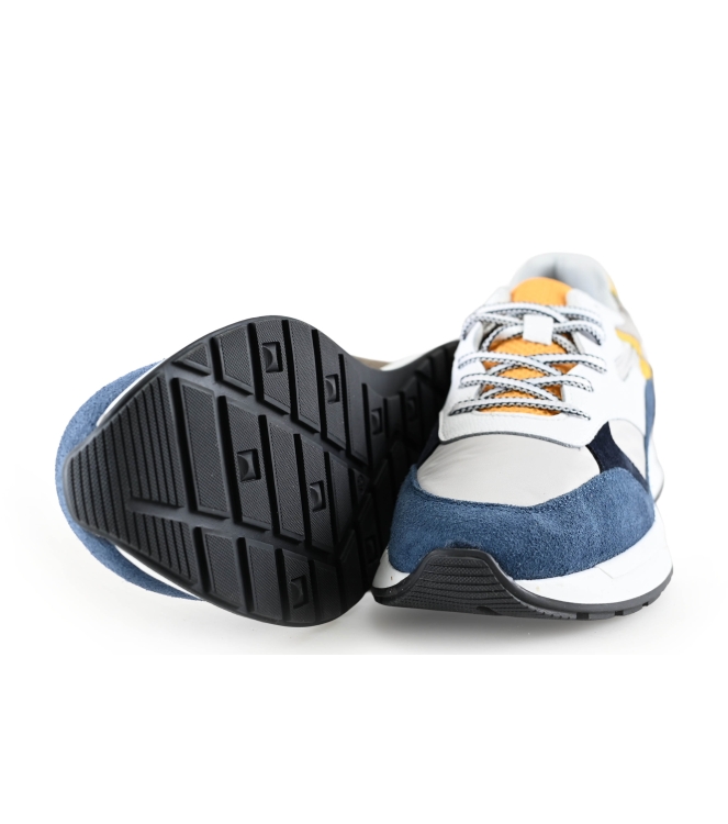 Vertice Sneaker
