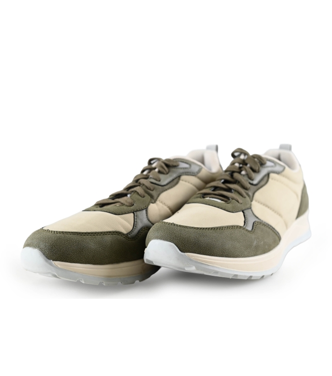 Vertice Sneaker